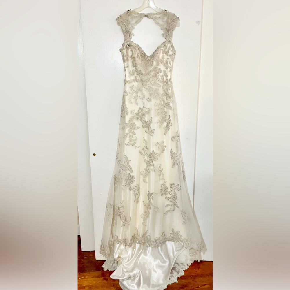 Maggie Sottero Jade beautiful wedding dress size 6